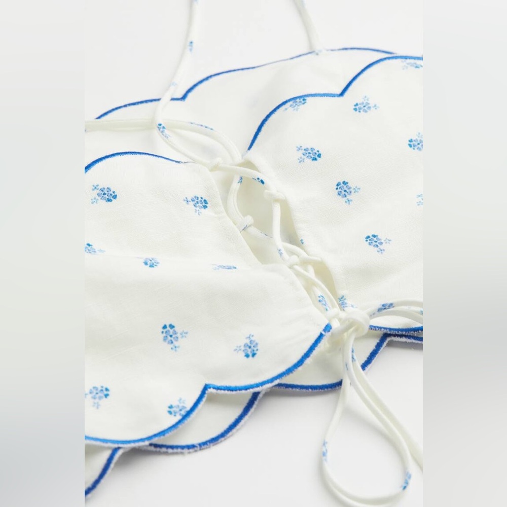H&M White and Blue Floral Linen Crop Top - Picture 4 of 12